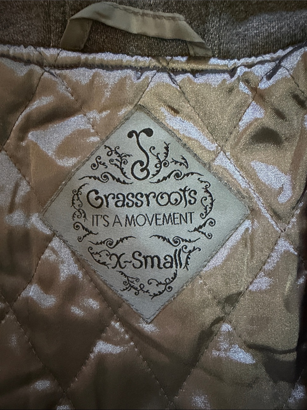 Insulated Grassroots Zip-Up Jacket with Colorful Accent Pockets - Picture 2 of 4